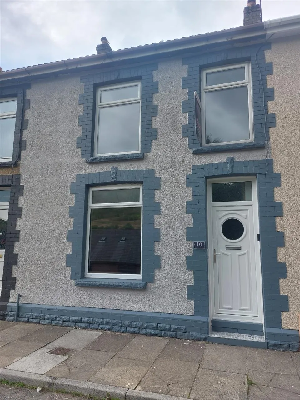 3 bed terraced house for sale -£129,995